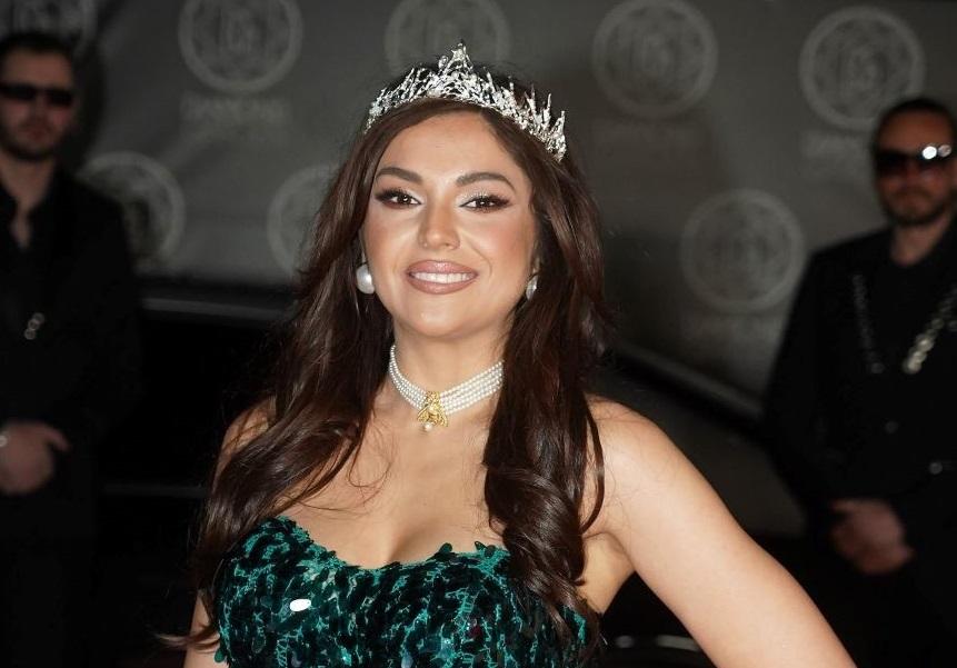 Istakla svu svoju raskoš: Nadica Ademov pokazala zadnjicu