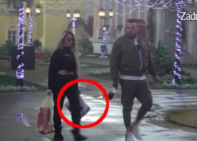 Otarasili se Dejanovih stvari: Aleksandra i Filip Car pobacali sve