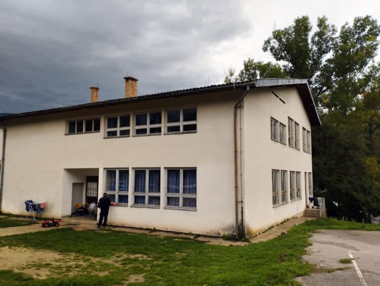 Osnovnu školu nadomak Drvara pohađaju samo dvije učenice