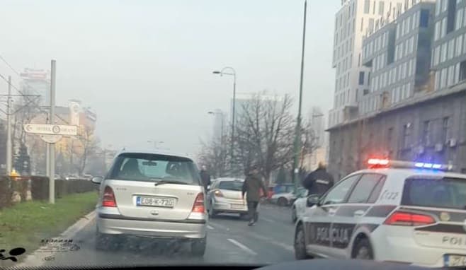 Sudar tri vozila u Sarajevu, saobraćaj usporen