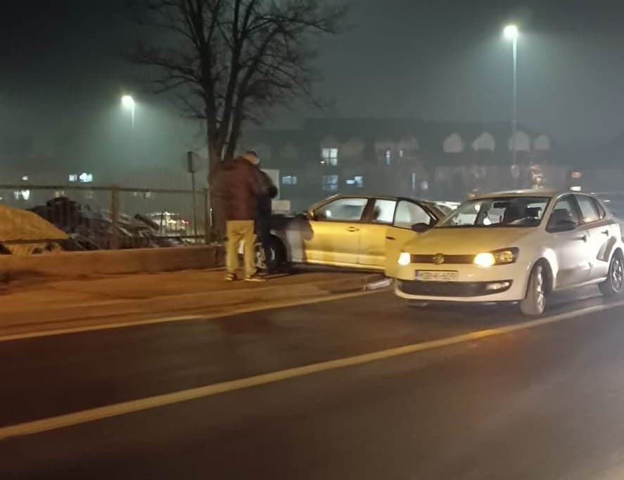 Nesreća u Sarajevu: Sudar dva automobila kod Aerodroma