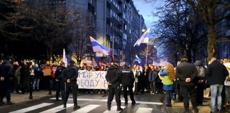 Antiratni protest ruskog društva u Beogradu: Mir Ukrajini, Putina u Hag!