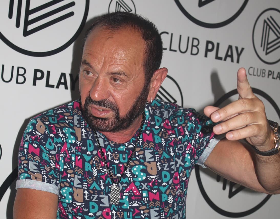Mile Kitić udario mladića na nastupu nakon što je tražio da ponove selfi