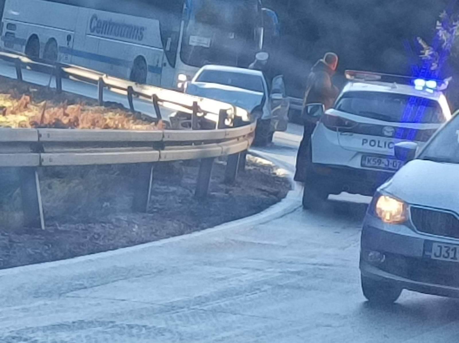 Nesreća kod Olova, saobraćaj potpuno obustavljen