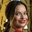 Margot Robi oduševila glamuroznim izgledom na londonskoj premijeri