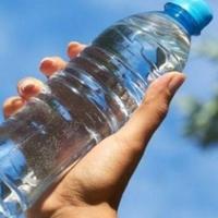 Možemo li brže izgubiti kilograme ako pijemo više vode: Evo šta je pokazala nova studija (prazan red)
