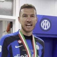 Pogledajte kao je Džeko sinoć u svlačionici Intera podigao atmosferu do usijanja