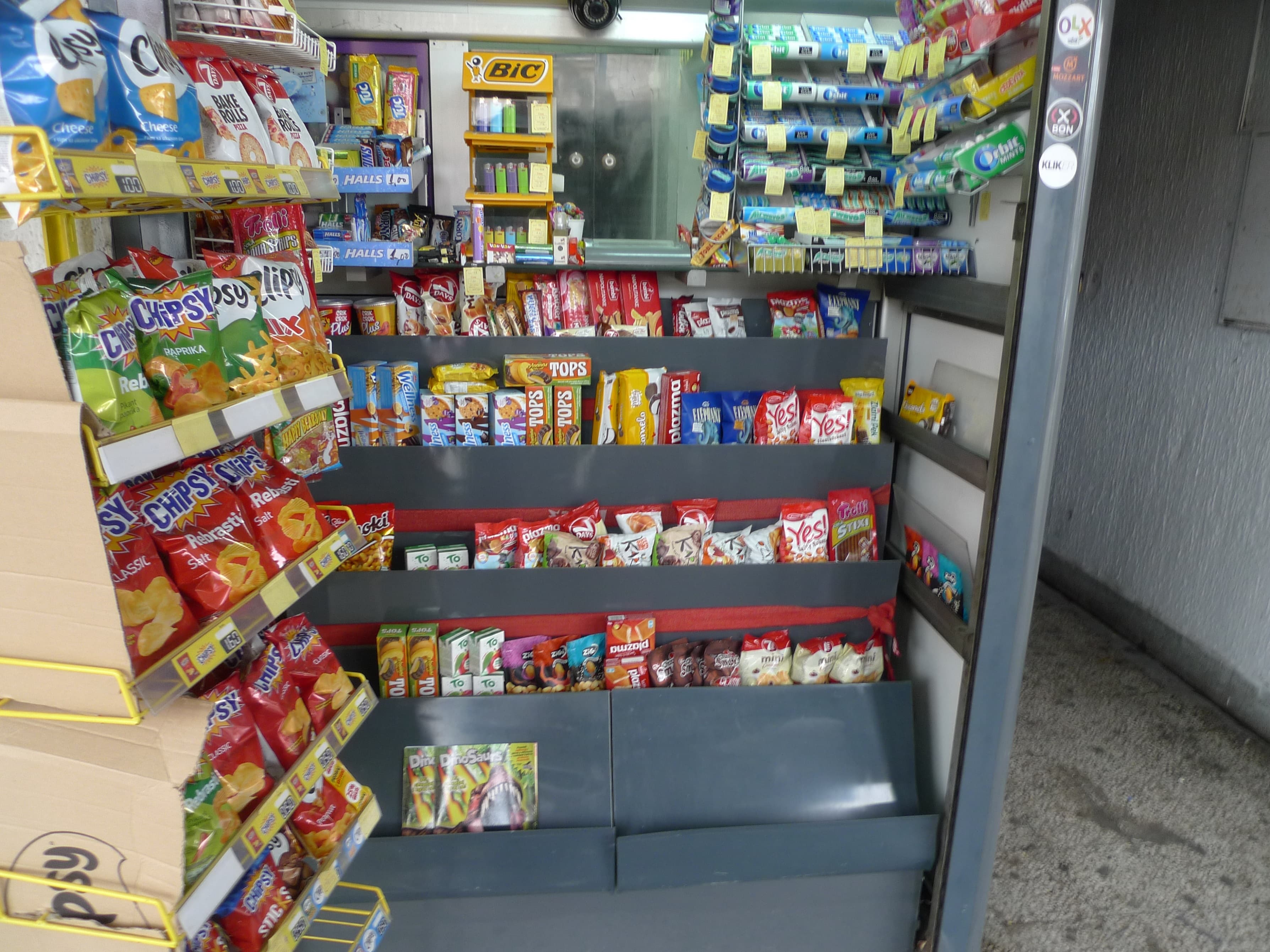 Kiosci firme “Krušik”, koja je poslovala u sastavu firme “Shop&GO”, bez štampe i cigareta (Foto: G. Bobić) - Avaz