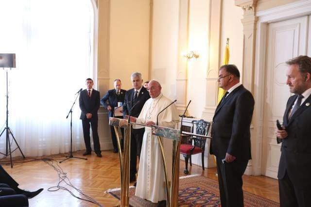 Papa Franjo u Predsjedništvu BiH 2015. - Avaz