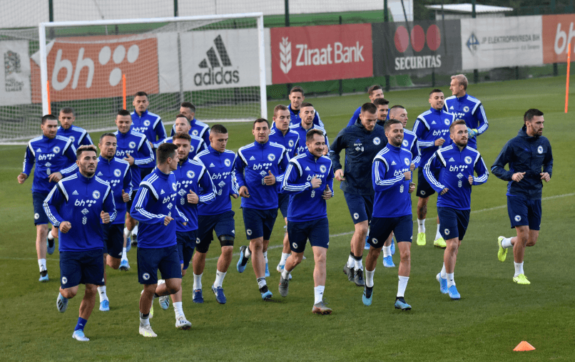 Reprezentacija BiH: U društvu analfabeta - Avaz