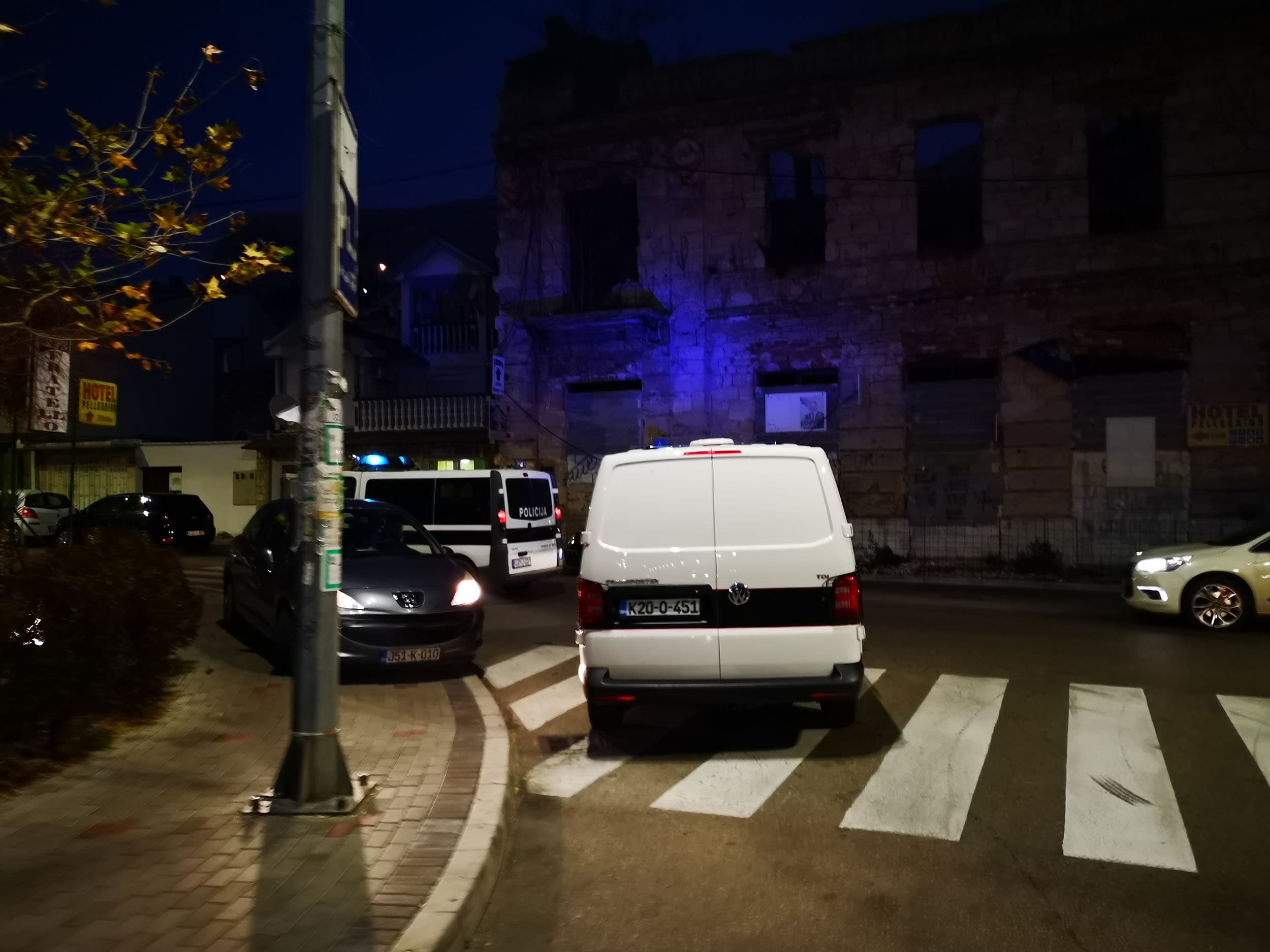 Policija blokirala saobraćaj - Avaz