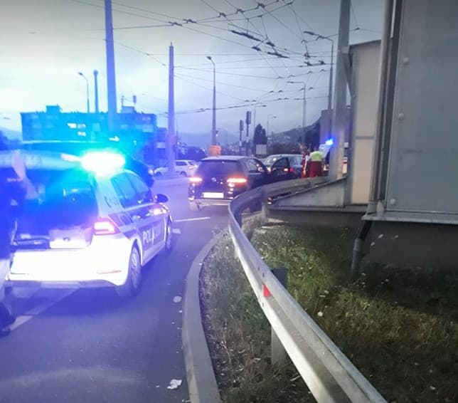 S lica mjesta: Policija obavila uviđaj - Avaz
