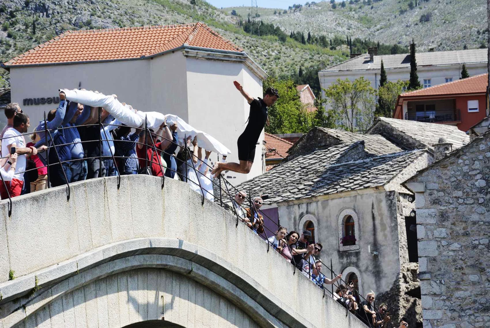 Danas na Starom mostu - Avaz