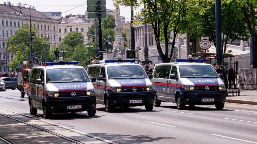 Policija na terenu - Avaz